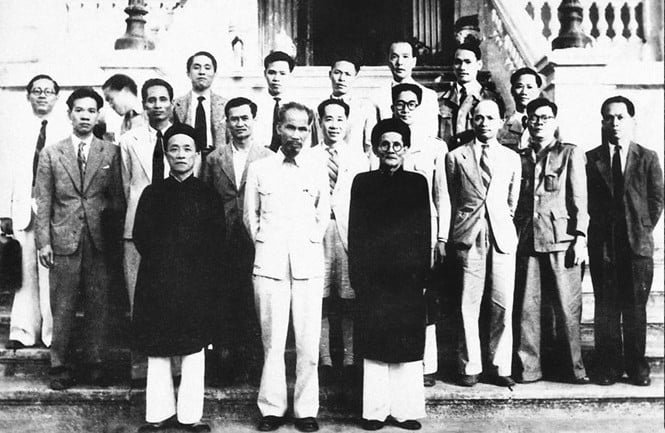 chu-tich-hcm-voi-huynh-thuc-khang