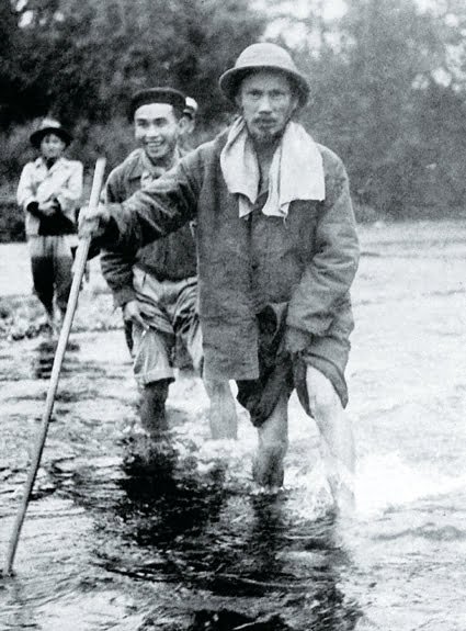 Dòng nước Bác Hồ