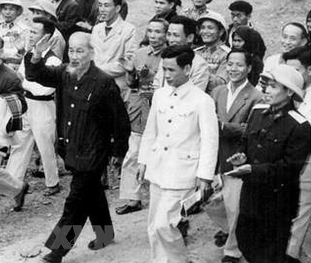 ttxvn_2502bac_ho1-1 Cau chuyen xuc dong ve buc tuong ban than Bac Ho o Con Dao hinh anh 2