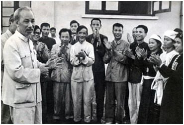 tu_duy_hai_hoa Chủ tịch Hồ Chí Minh nói chuyện với Anh hùng và Chiến sĩ thi đua nông nghiệp, năm 1959